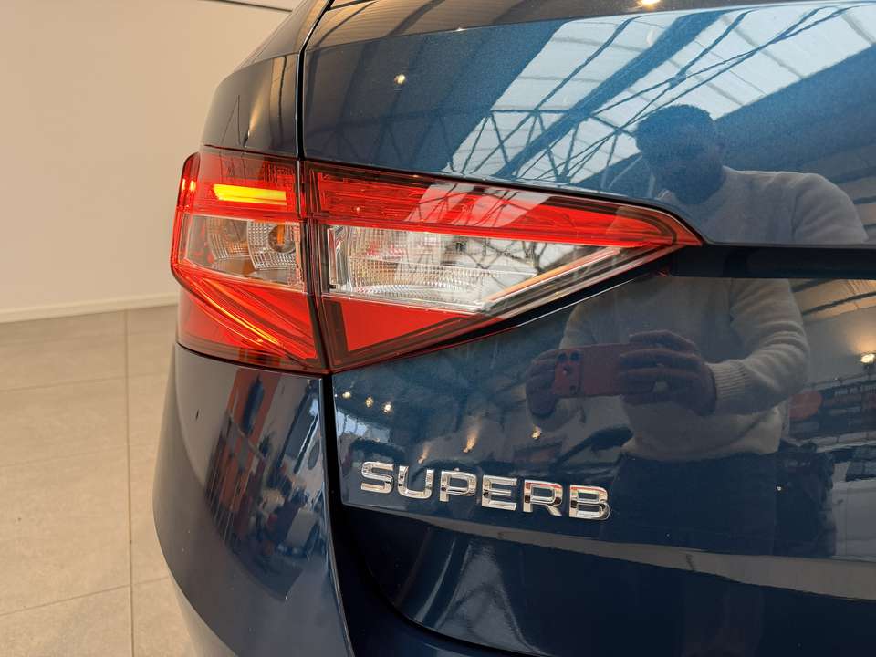 Skoda Superb - Imagem 8
