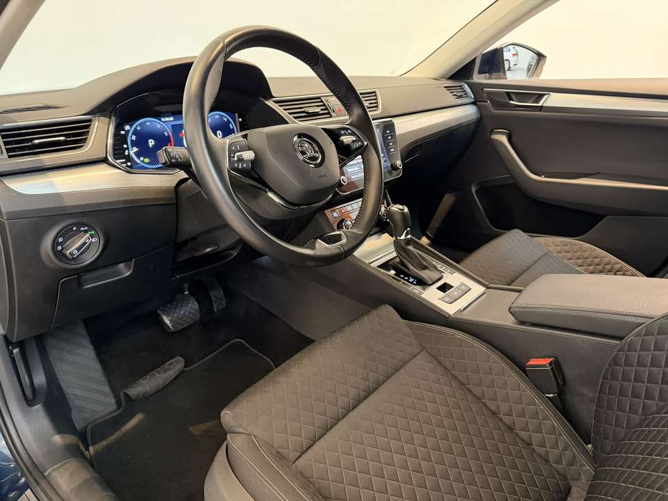 Skoda Superb - Imagem 12