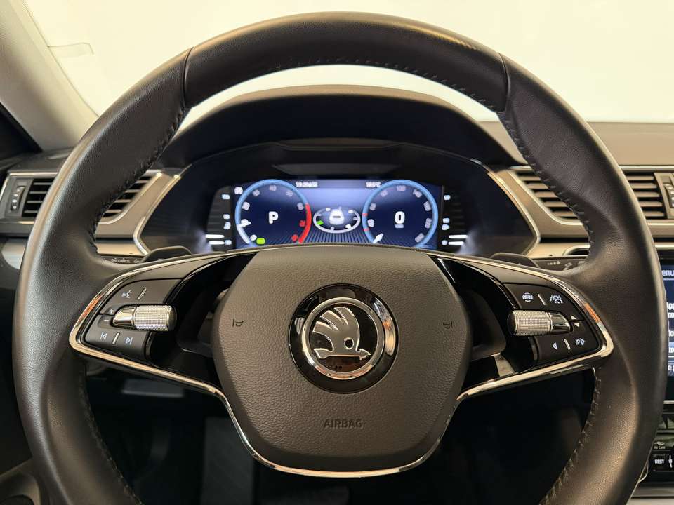 Skoda Superb - Imagem 13