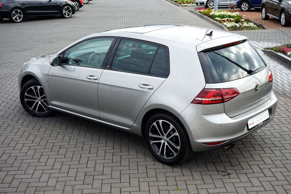 Volkswagen Golf - Imagem 4