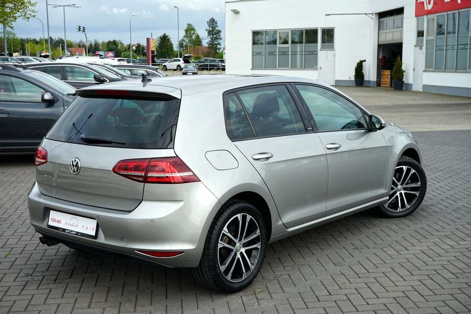 Volkswagen Golf - Imagem 6