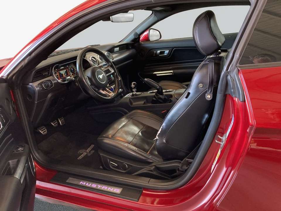 Ford Mustang - Imagem 9