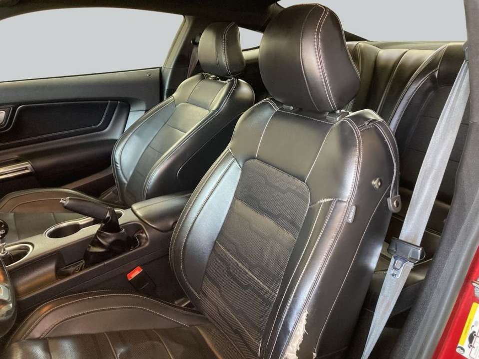 Ford Mustang - Imagem 10