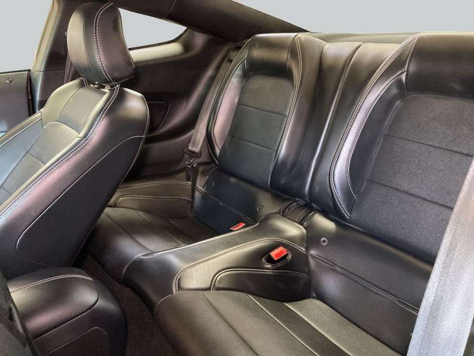 Ford Mustang - Imagem 11