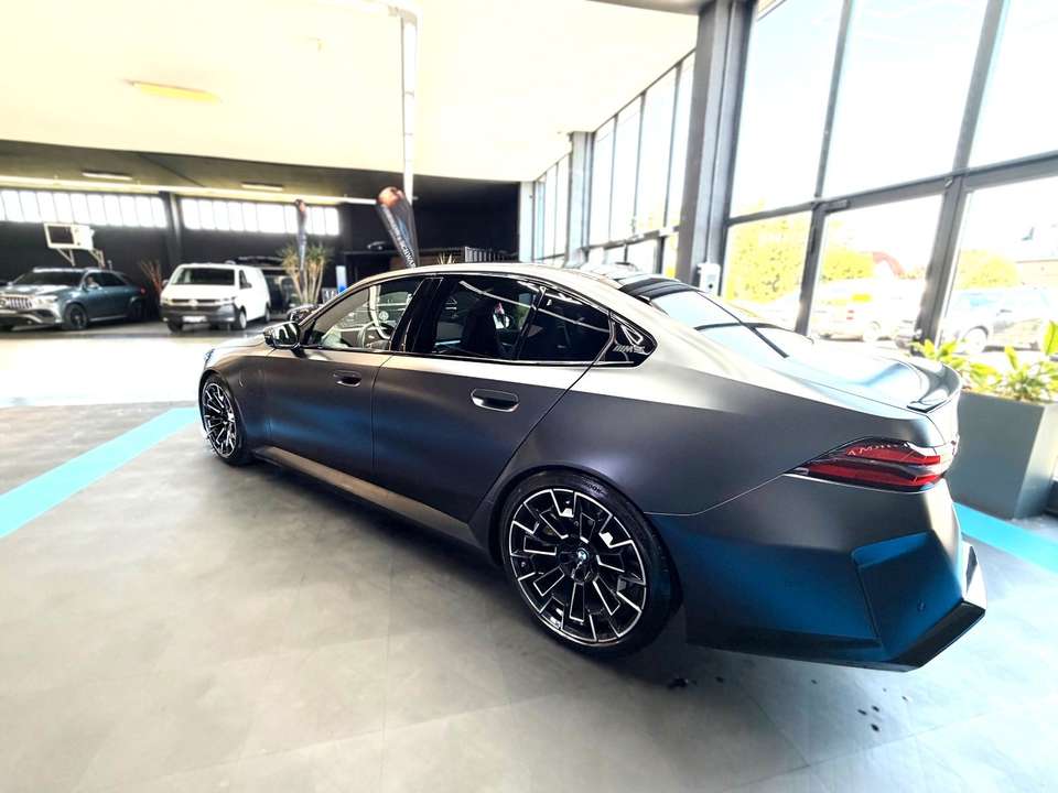 BMW M5 - Imagem 8