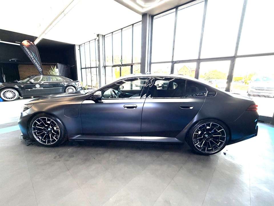 BMW M5 - Imagem 9