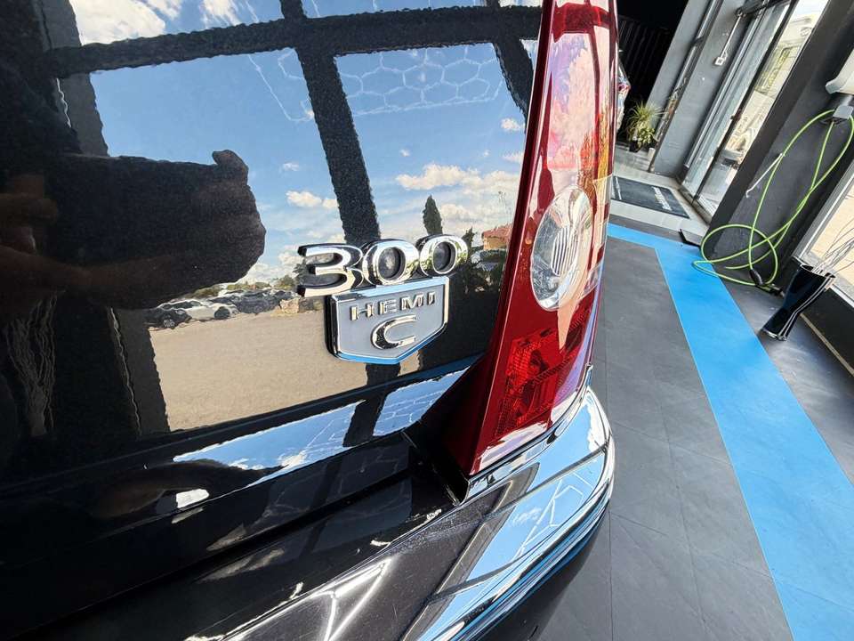 Chrysler 300C - Imagem 13