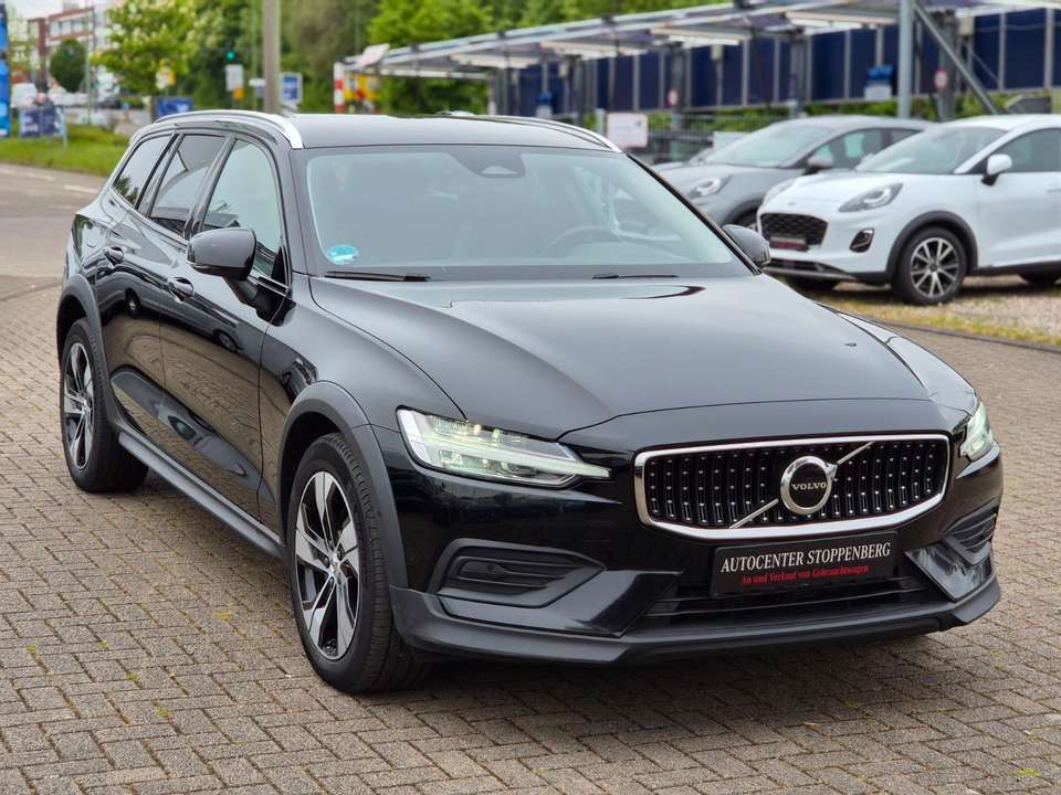 Volvo V60 Cross Country - Imagem 1