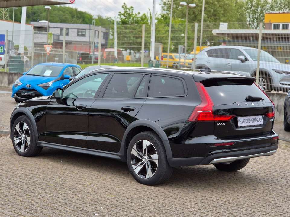 Volvo V60 Cross Country - Imagem 10