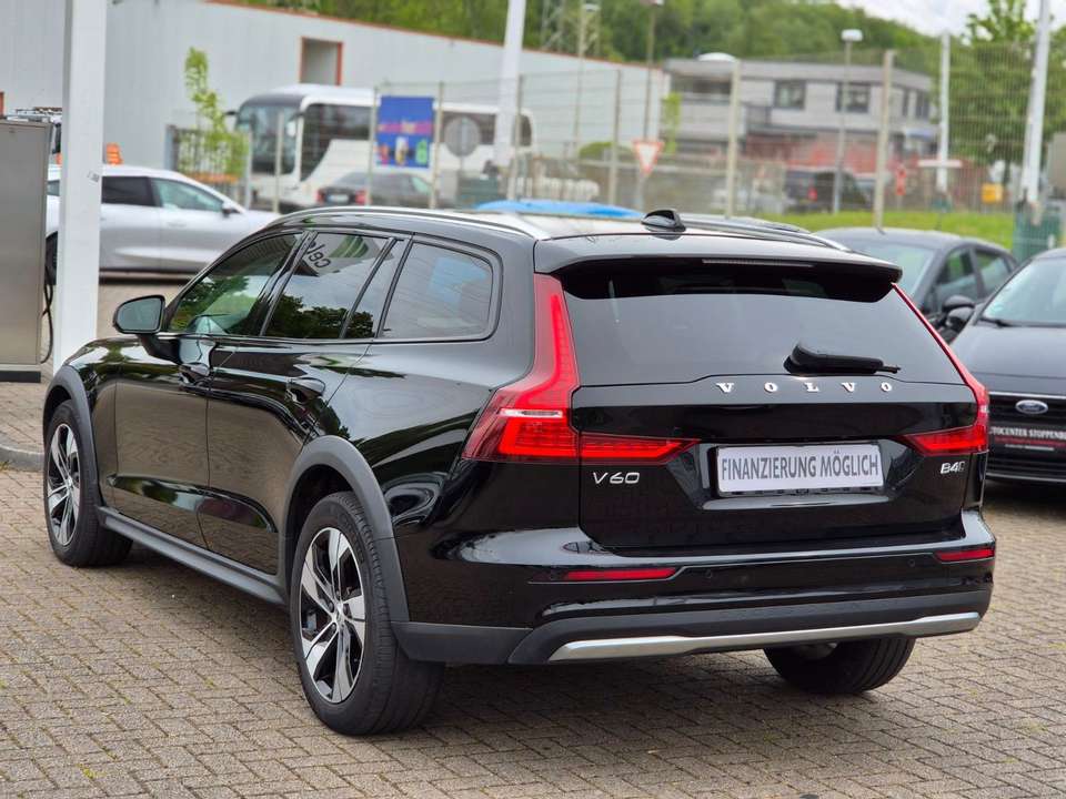 Volvo V60 Cross Country - Imagem 11
