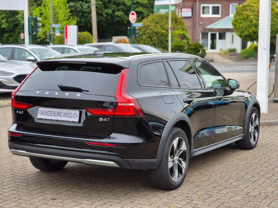 Volvo V60 Cross Country - Imagem 13