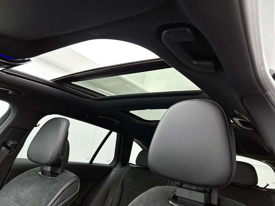 Mercedes-Benz C 300 - Imagem 12