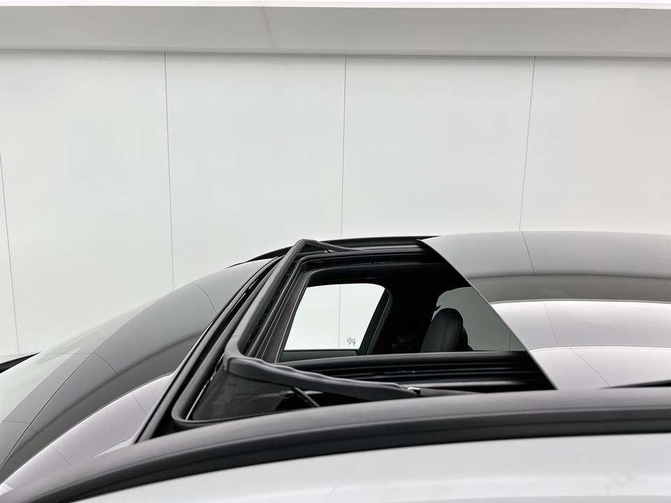 Mercedes-Benz C 300 - Imagem 13