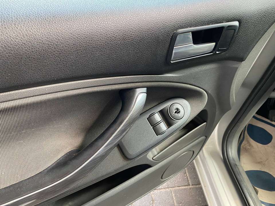 Ford C-Max - Imagem 11