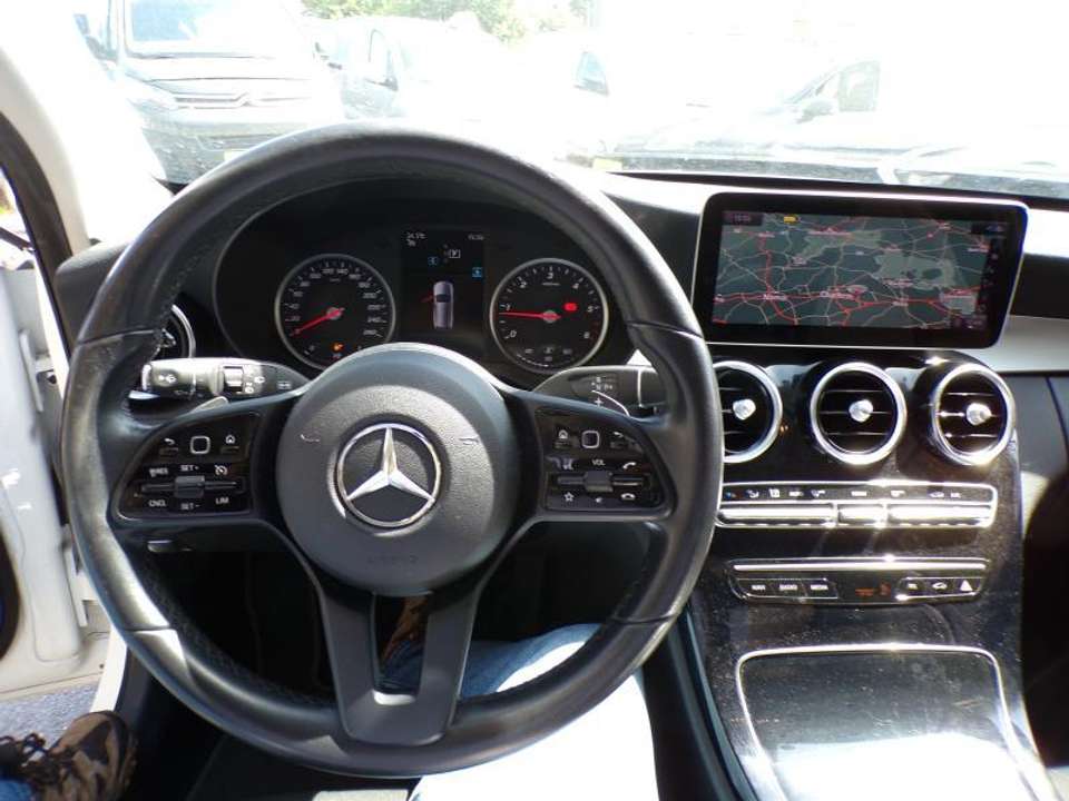 Mercedes-Benz C 180 - Imagem 9