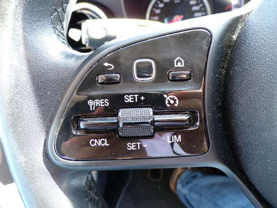 Mercedes-Benz C 180 - Imagem 13