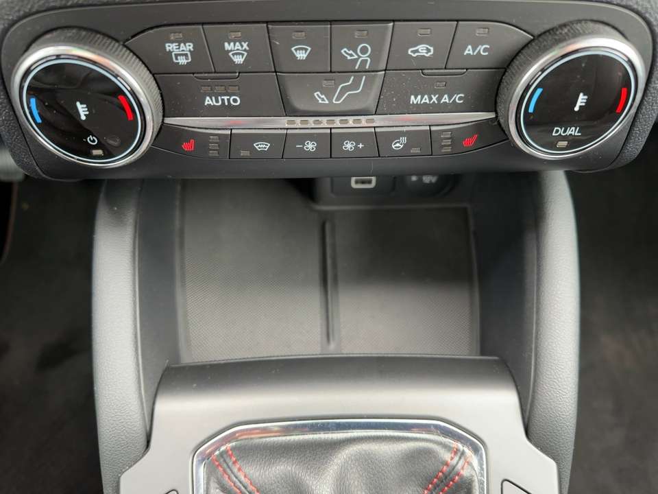 Ford Kuga - Imagem 14