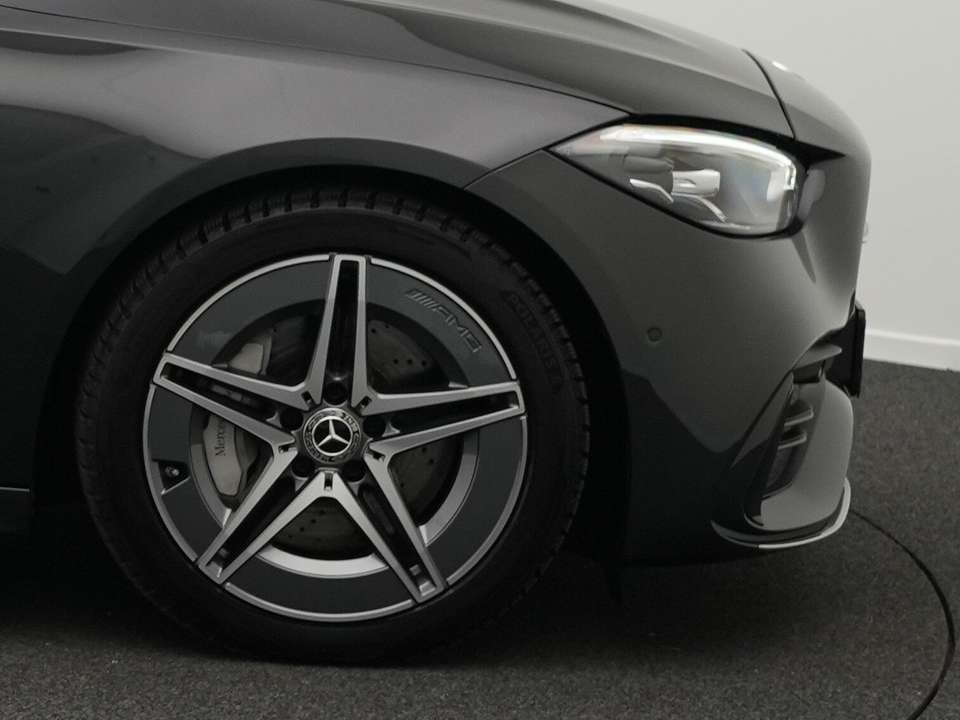 Mercedes-Benz C 300 - Imagem 6