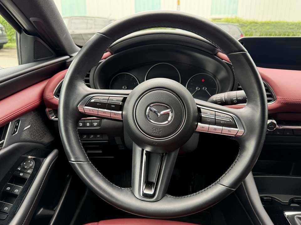Mazda 3 - Imagem 10