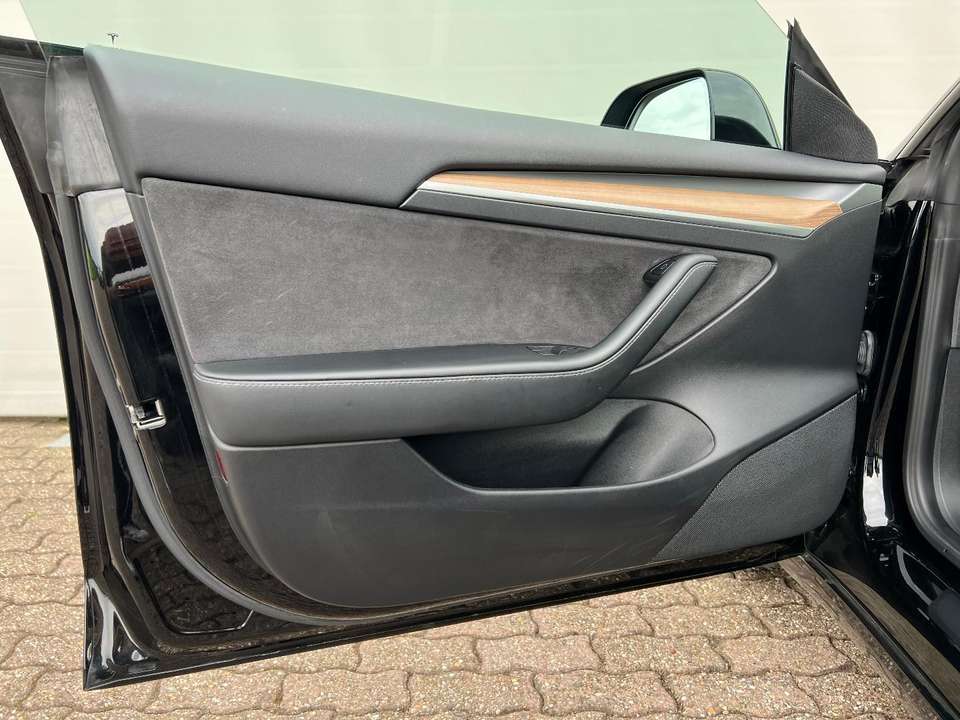 Tesla Model 3 - Imagem 7