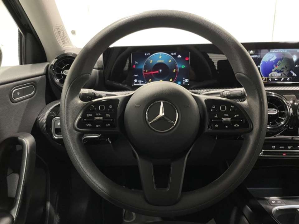 Mercedes-Benz A 180 - Imagem 9