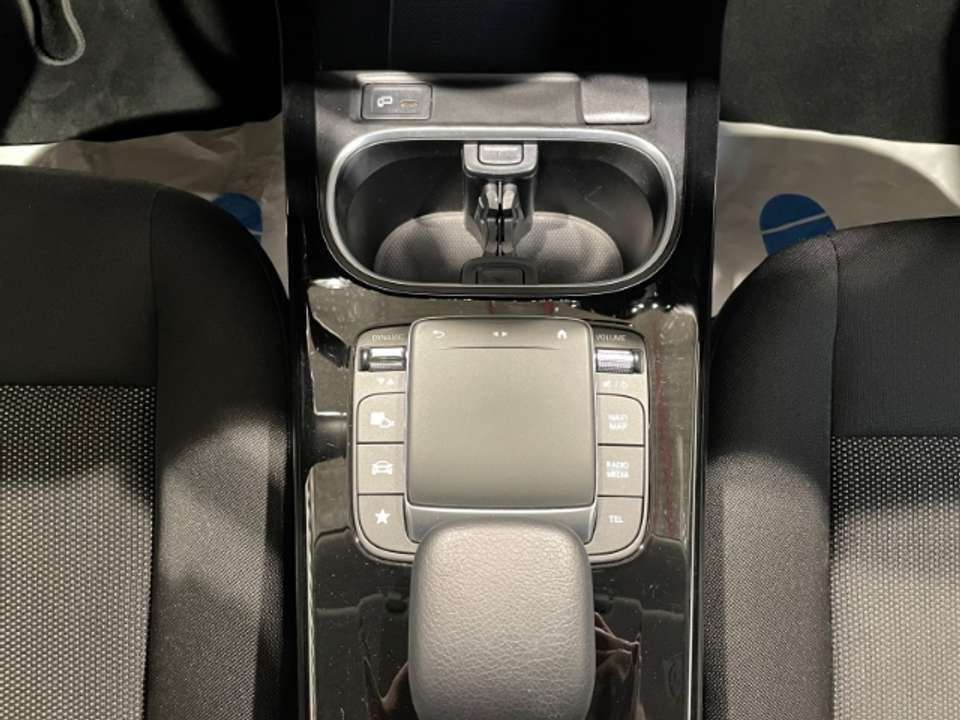 Mercedes-Benz A 180 - Imagem 12