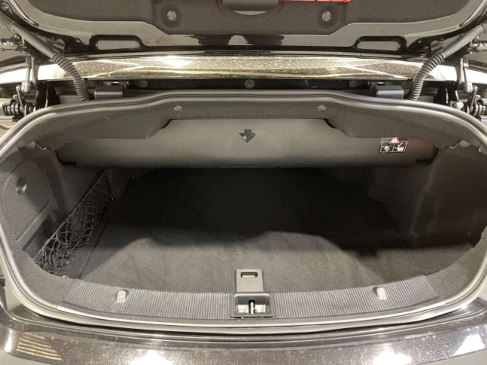 Mercedes-Benz E 200 - Imagem 8