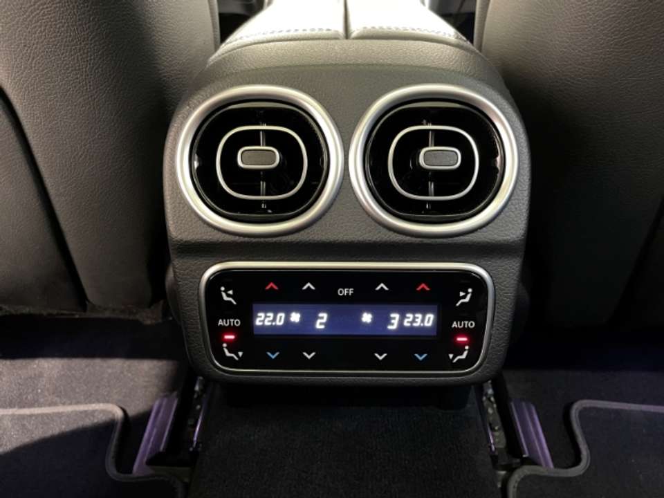 Mercedes-Benz C 300 - Imagem 10