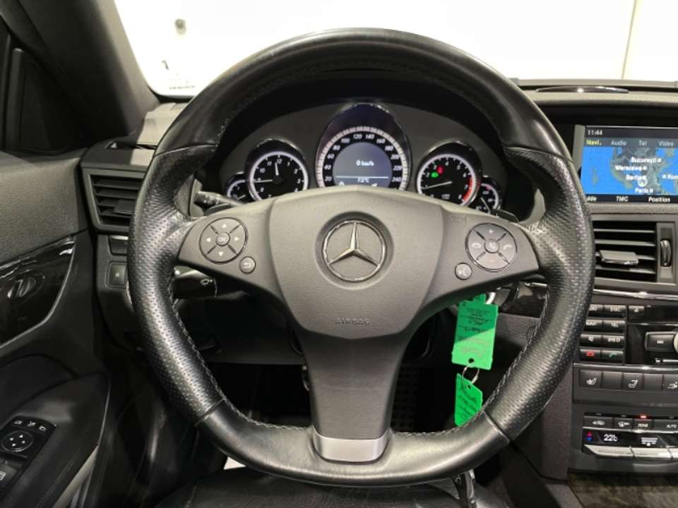 Mercedes-Benz E 200 - Imagem 13