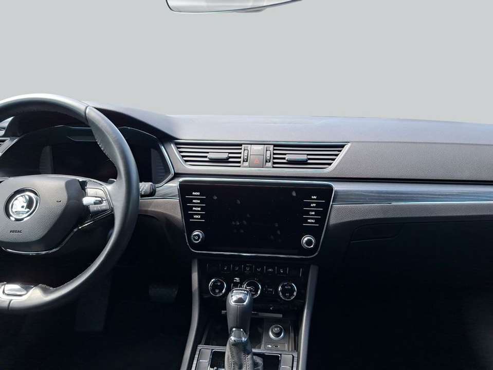 Skoda Superb - Imagem 14
