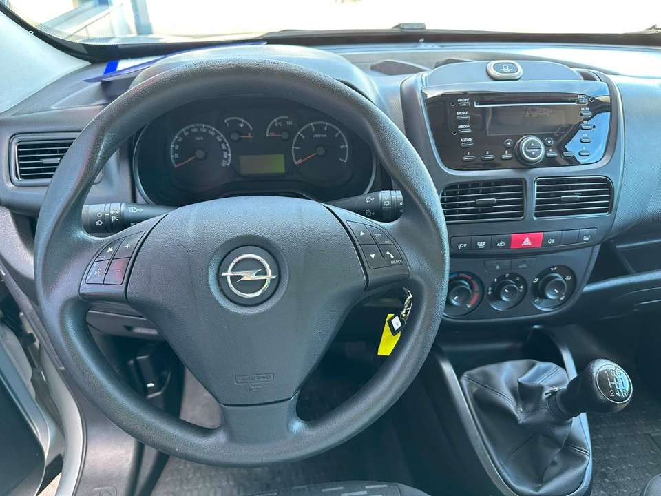 Opel Combo - Imagem 2