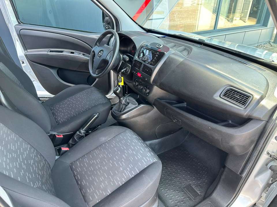 Opel Combo - Imagem 6