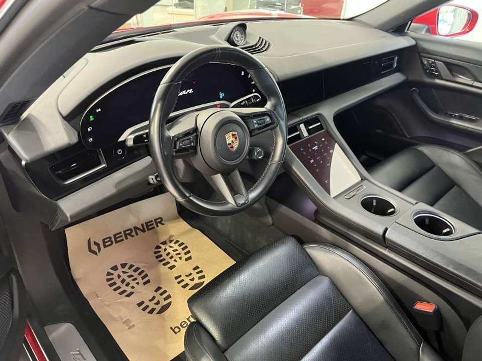 Porsche Taycan - Imagem 8
