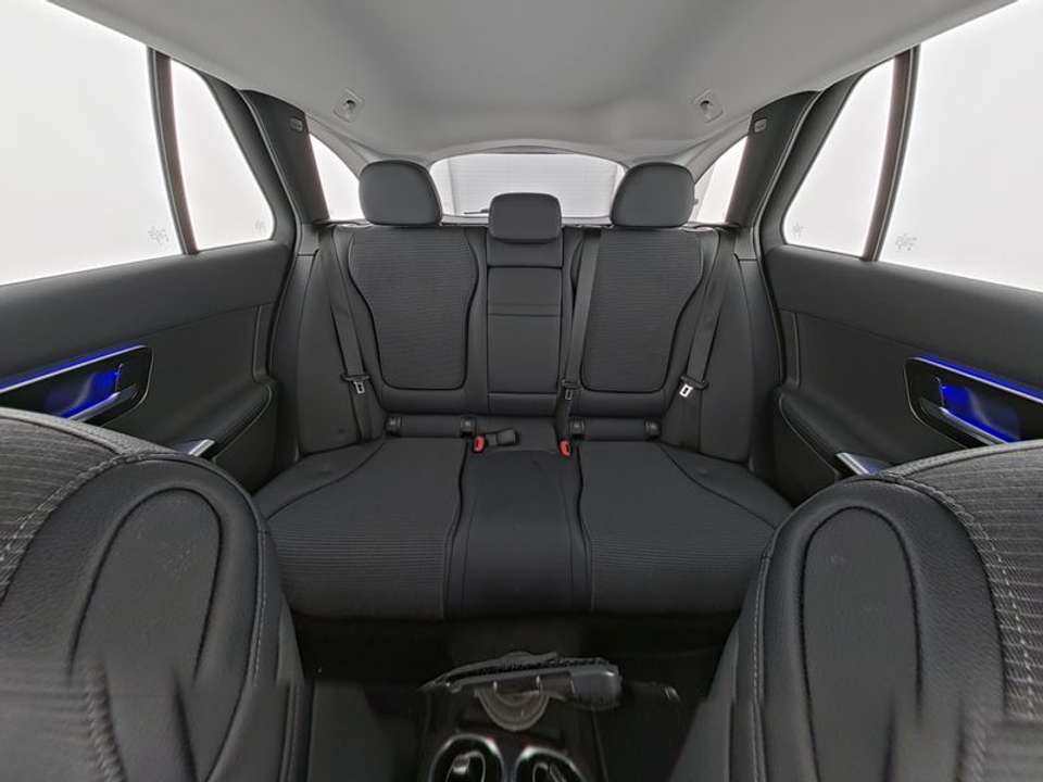 Mercedes-Benz C 180 - Imagem 10