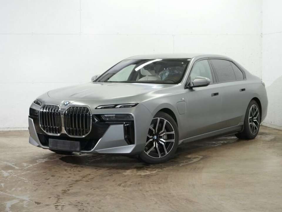 BMW 750 - Imagem 1