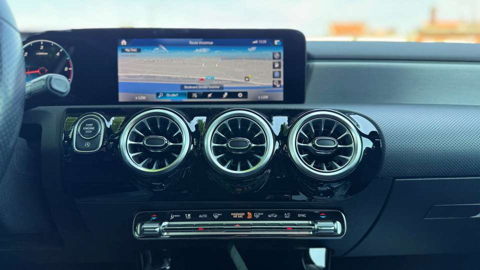 Mercedes-Benz A 220 - Imagem 11