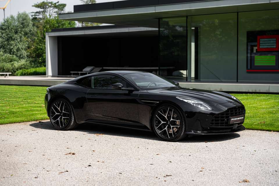 Aston Martin DB12 - Imagem 1