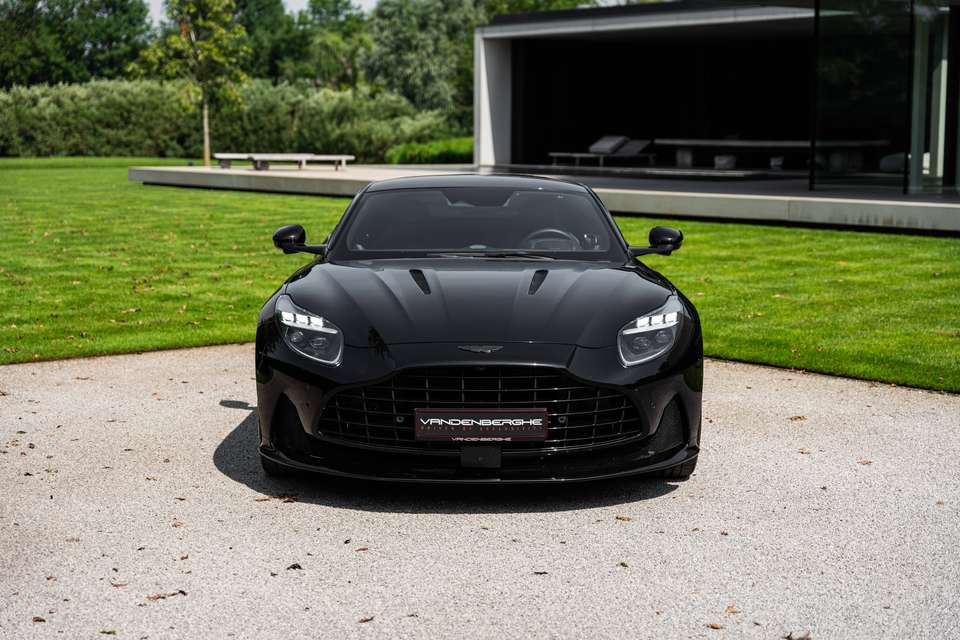 Aston Martin DB12 - Imagem 2