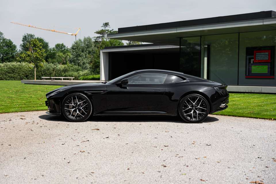 Aston Martin DB12 - Imagem 4