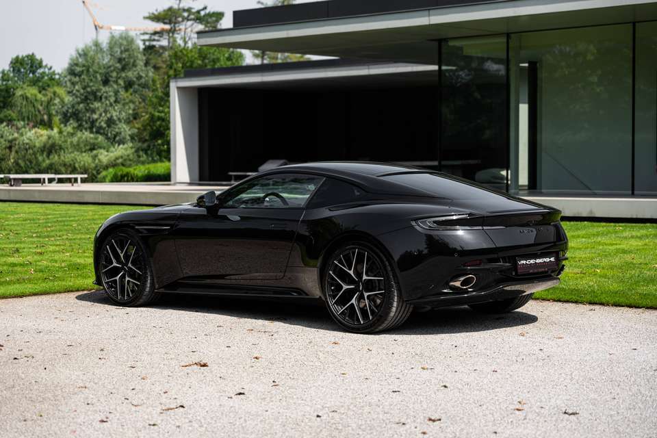 Aston Martin DB12 - Imagem 5