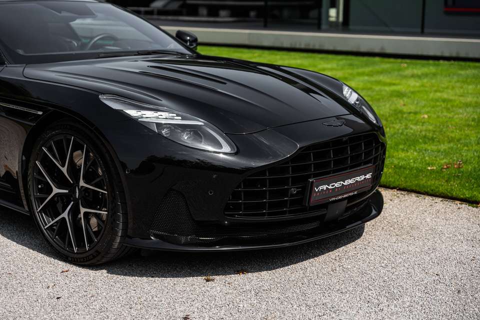 Aston Martin DB12 - Imagem 10