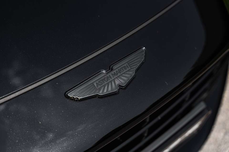 Aston Martin DB12 - Imagem 12