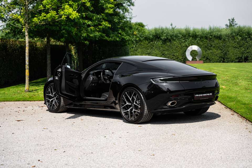 Aston Martin DB12 - Imagem 15