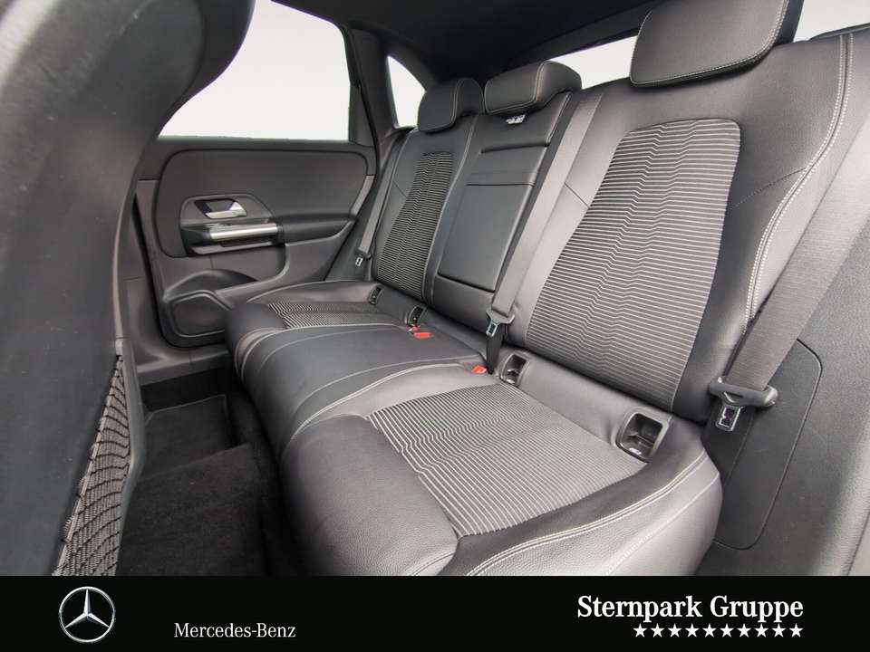 Mercedes-Benz B 180 - Imagem 13