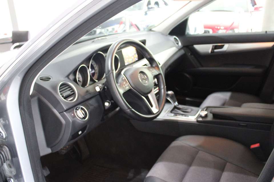 Mercedes-Benz C 200 - Imagem 3