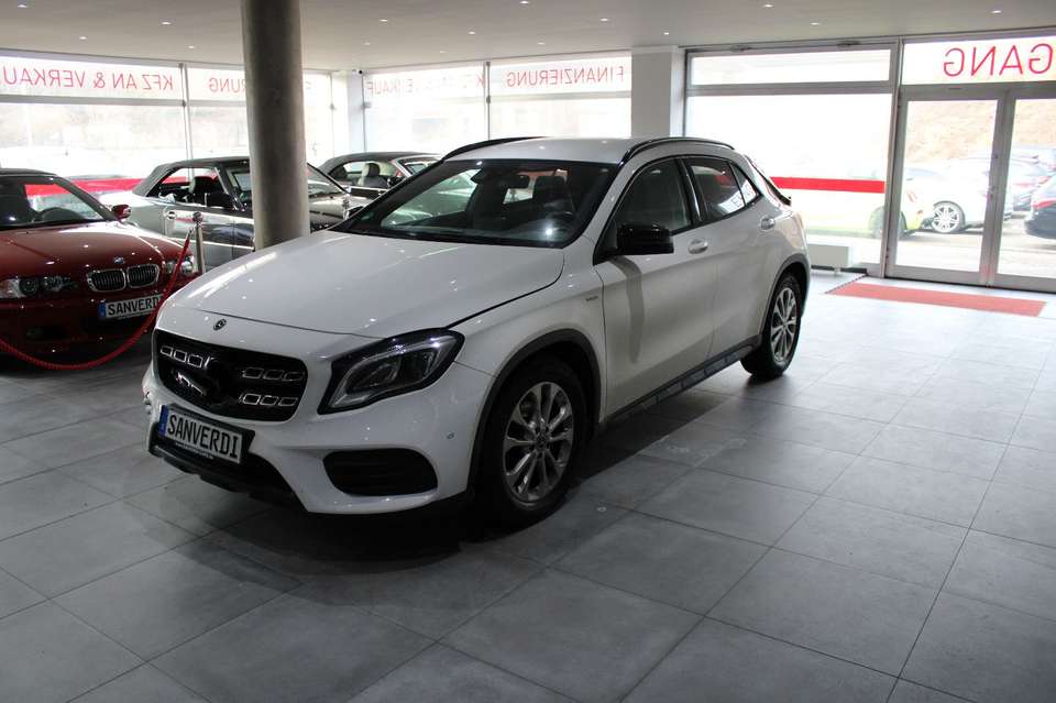 Mercedes-Benz GLA 200 - Imagem 1