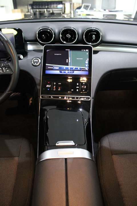 Mercedes-Benz C 200 - Imagem 6
