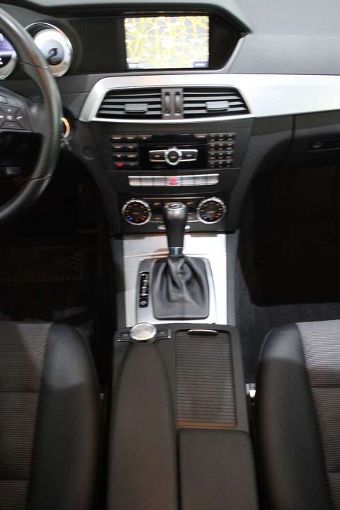 Mercedes-Benz C 200 - Imagem 6