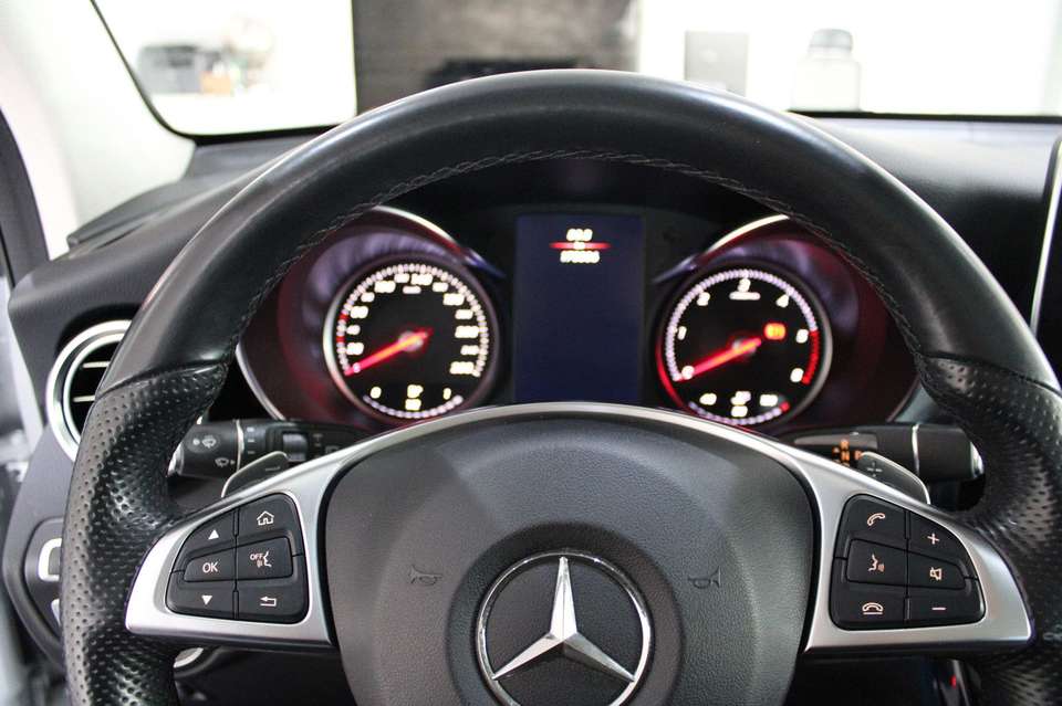 Mercedes-Benz GLC 220 - Imagem 9