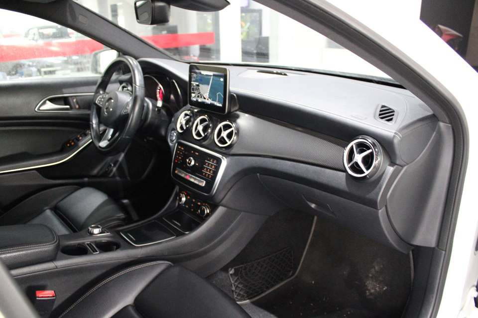 Mercedes-Benz GLA 200 - Imagem 5